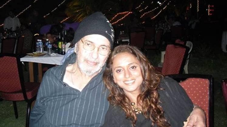 पति संग कृतिका देसाई