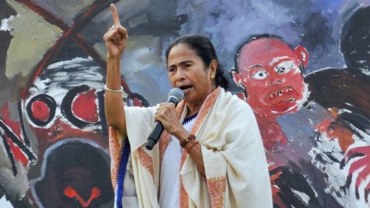 ममता बनर्जी ने केंद्र की मोदी सरकार पर साधा निशाना (फोटो-PTI)
