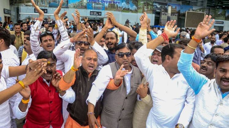 मध्यप्रदेश में सियासी उठापटक