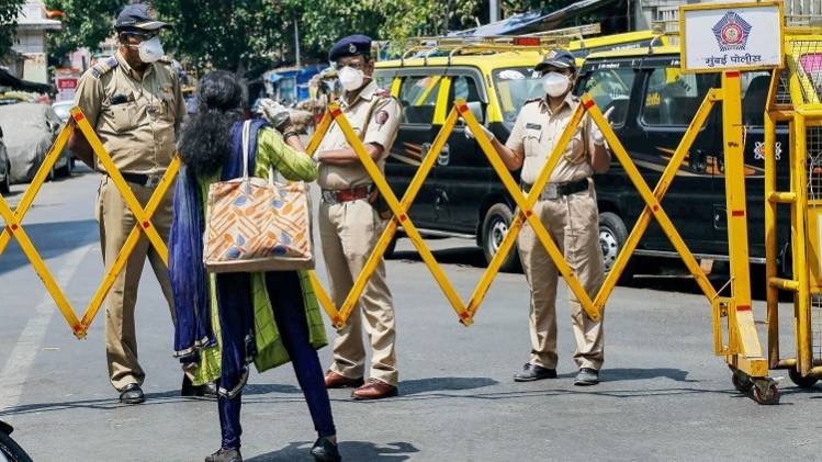 मुंबई में कोरोना वायरस के सबसे ज्यादा मामले (फोटो: PTI)