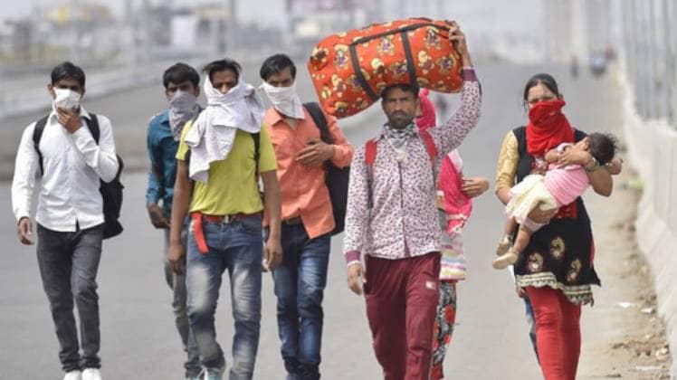 कोरोना के खिलाफ जंग (सांकेतिक तस्वीर- PTI)