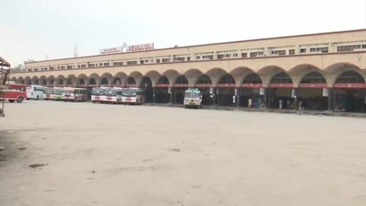 कोरोना वायरस: सुनसान पड़ी सड़कें