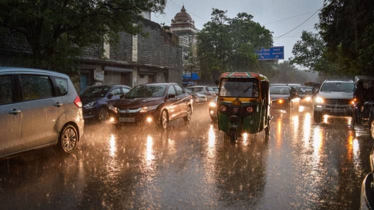 दिल्ली में बारिश ने तोड़ा रिकॉर्ड (Photo- PTI)
