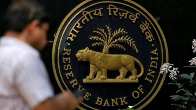 आरबीआई ने बैंकों अगले तीन महीने तक उपभोक्ताओं को ईएमआइ से सभी को राहत देने की सलाह दी