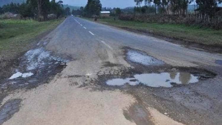 सड़क पर पड़े गड्ढे की जानकारी के लिए हरियाणा सरकार की योजना (प्रतीकात्मक फोटो)