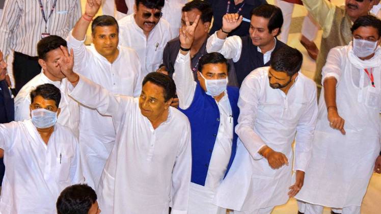 मध्य प्रदेश में जारी है सियासी संकट