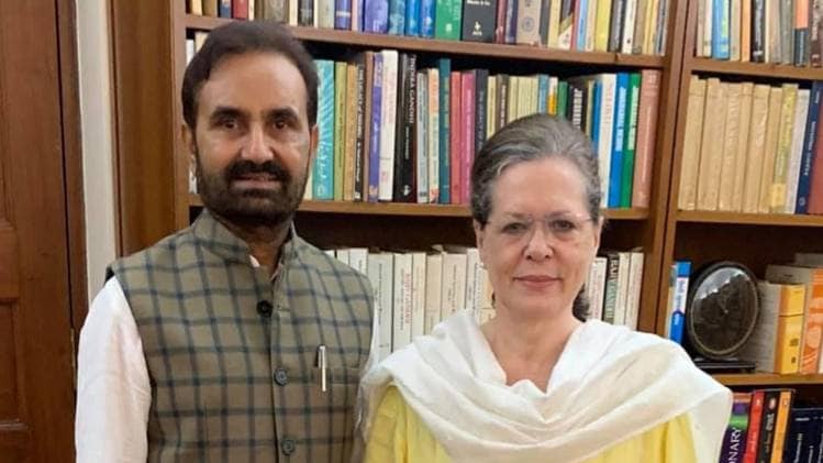 शक्ति सिंह गोहिल और सोनिया गांधी