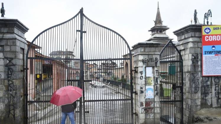 श्रीनगर में लॉकडाउन की वजह से पसरा सन्नाटा (फोटो- पीटीआई)