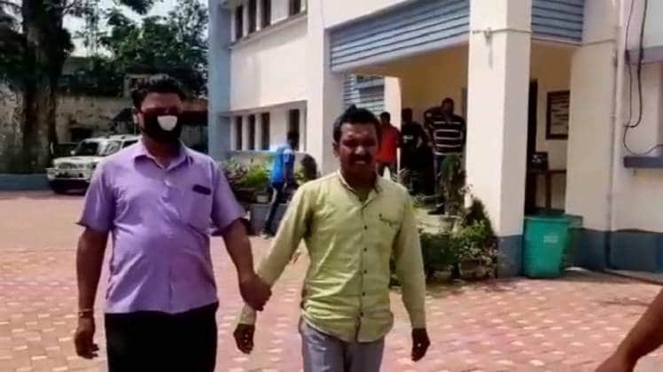 बिप्लब सरकार को पश्चिम बंगाल पुलिस ने गिरफ्तार किया (Photo Creadit Dipak Debnath) 