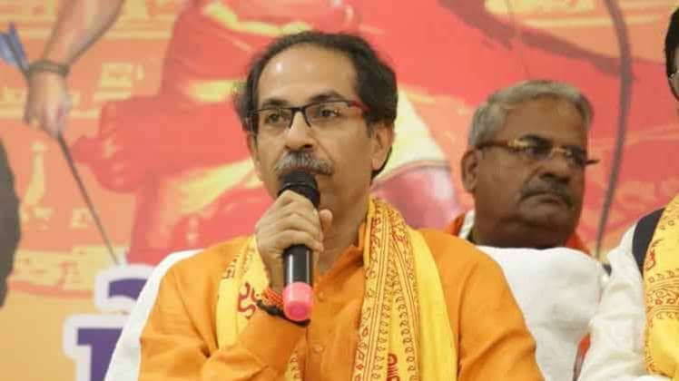 उद्धव ठाकरे ने राम मंदिर के लिए एक करोड़ रुपये देने की घोषणा की. 
