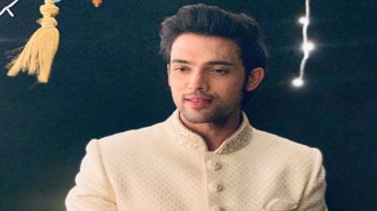 पार्थ समथान ने काटा केक