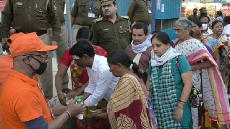 काशी विश्वनाथ मंदिर प्रशासन भी सतर्क