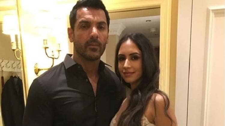 जॉन अब्राहम के साथ प्रिया