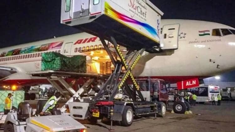 कोरोना के बीच राहत के दूत बने एयरलाइंस (फाइल फोटो: PTI)