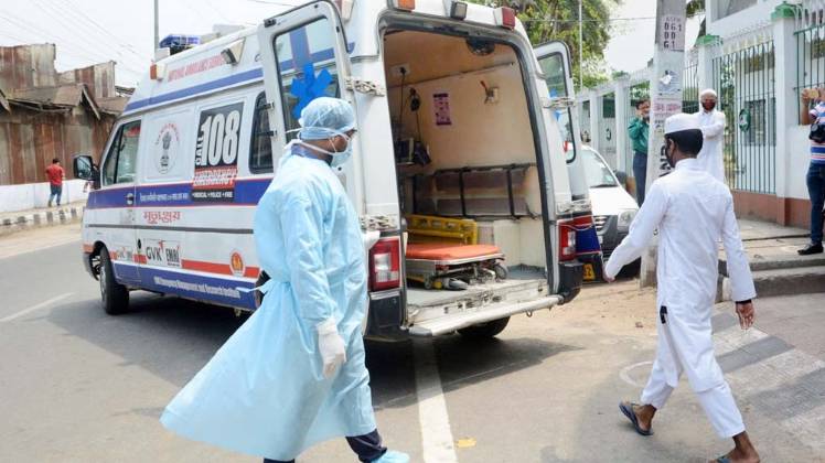 देशभर में कई टेस्टिंग सेंटर बनाए गए हैं (फाइल फोटो-PTI)