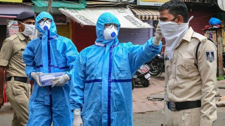 भोपाल-इंदौर में जारी रहेगी सख्ती (फोटो: PTI)