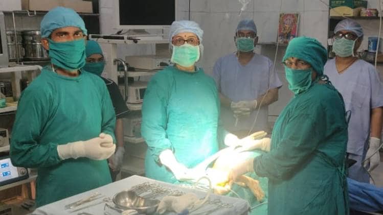 भागलपुर के हीलिंग टच अस्पताल में गैर कोरोना मरीजों का इलाज किया जा रहा है (फोटो-मौसमी)