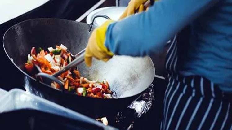 लॉकडाउन में लोग गूगल पर सर्च कर रहे रेसिपी (प्रतीकात्मक तस्वीर)