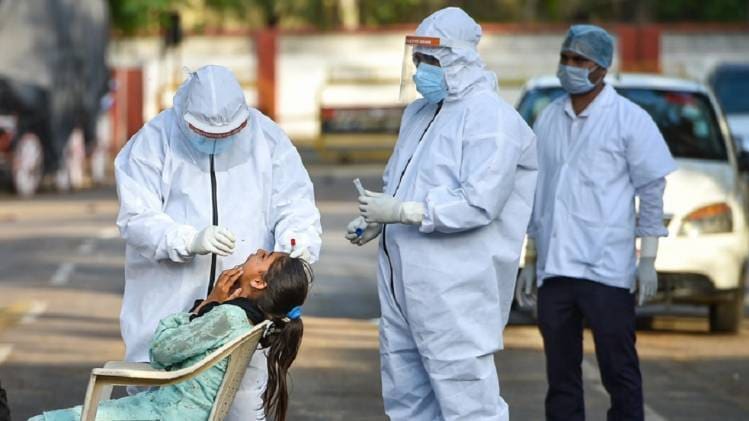 यूपी में तेजी से बढ़ रहे हैं कोरोना संक्रमण के मामले (तस्वीर- पीटीआई)