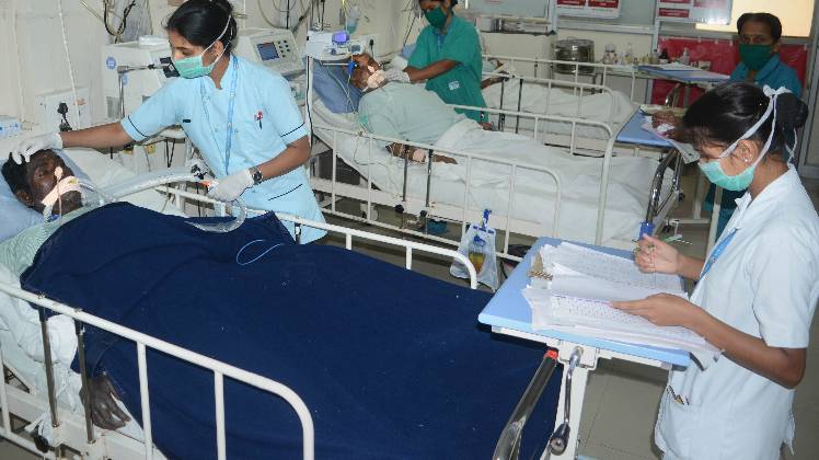 कोरोना मरीजों की संख्या में इजाफा (फाइल फोटो-PTI)