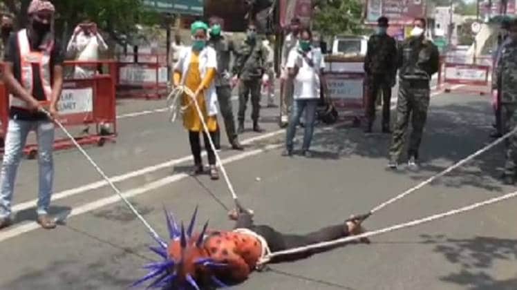 धनबाद में अनूठे तरीके से भगाया कोरोना