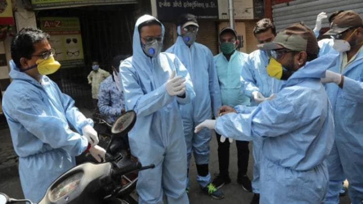 झुग्गी में 200 लोग कोरोना संदिग्ध ( फोटो- PTI)