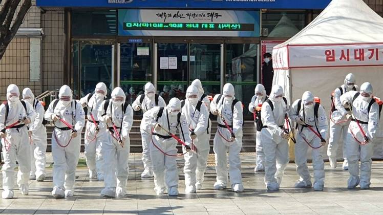 दुनिया में कोरोना का कहर जारी