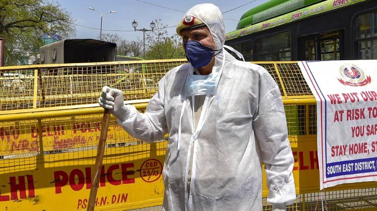 दिल्ली पुलिस का ट्रैफिक एएसआई भी कोरोना पॉजिटिव (फाइल फोटो-PTI)