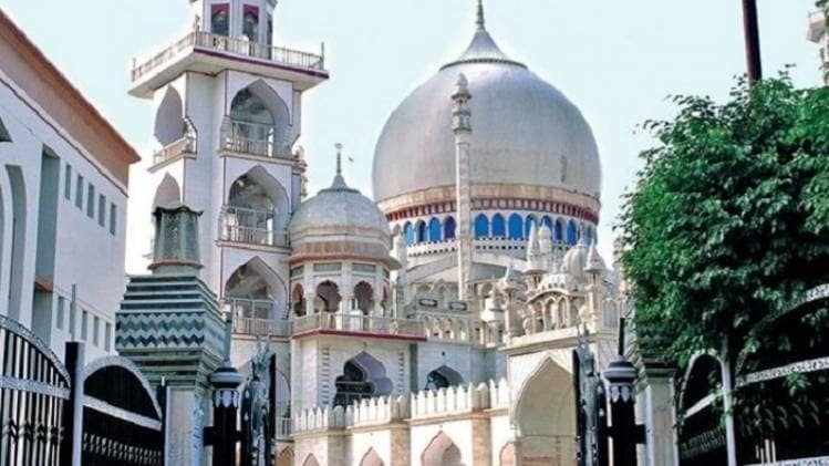 पीएम मोदी के लिए देवबंद के मौलाना ने मांगा समर्थन