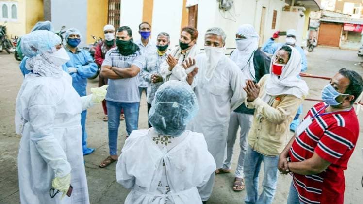 इंदौर में कोरोना से अब तक 23 मौतें (फाइल फोटो: PTI)