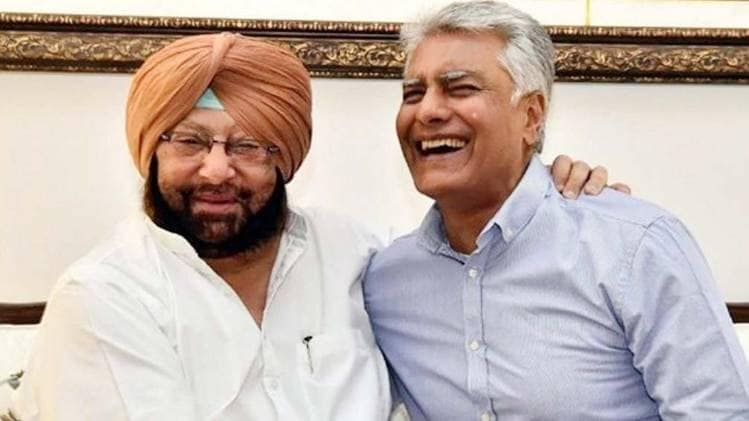 पूरे देश में कोरोना से ग्रसित लोगों की संख्या तेजी से बढ़ रही है (फाइल फोटो)