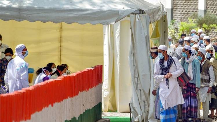 जमाती डोनेट कर रहे हैं प्लाज्मा (फाइल फोटो-PTI)