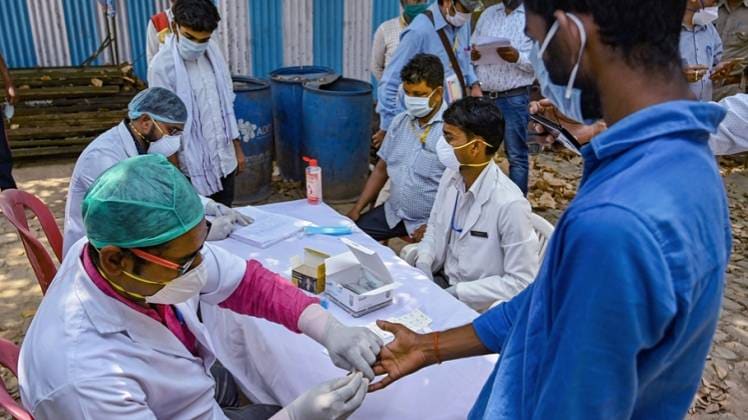 यूपी में बढ़े कोरोना वायरस के मामले (फाइल फोटो-PTI)