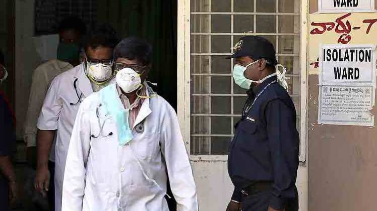 कोरोना वायरस को लेकर कई इंश्योरेंस पॉलिसी (Photo: File)