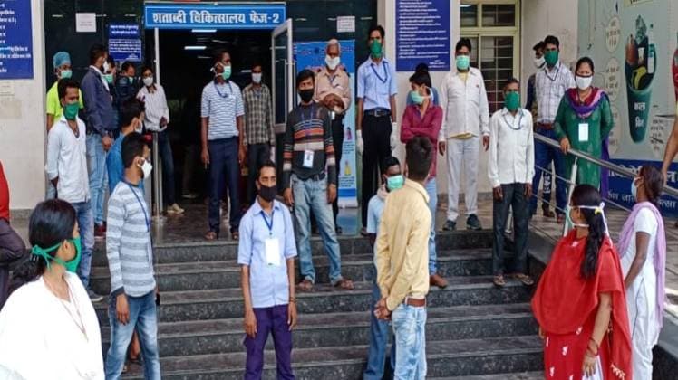 केजीएमयू में प्रदर्शन