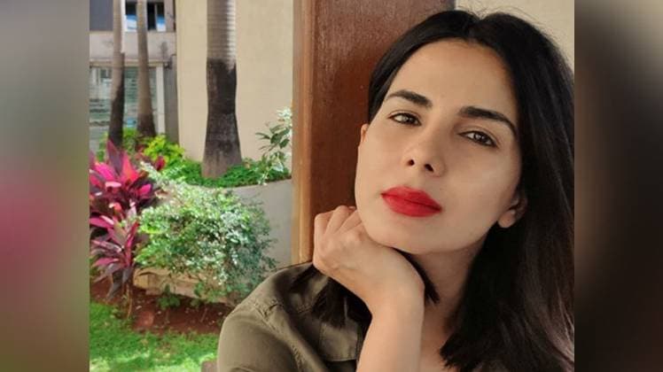 कीर्ति कुल्हारी