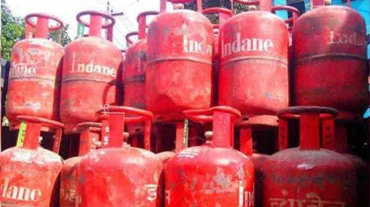 कोरोना से बचाव के लिए पेट्रोलियम मंत्रालय सक्रिय