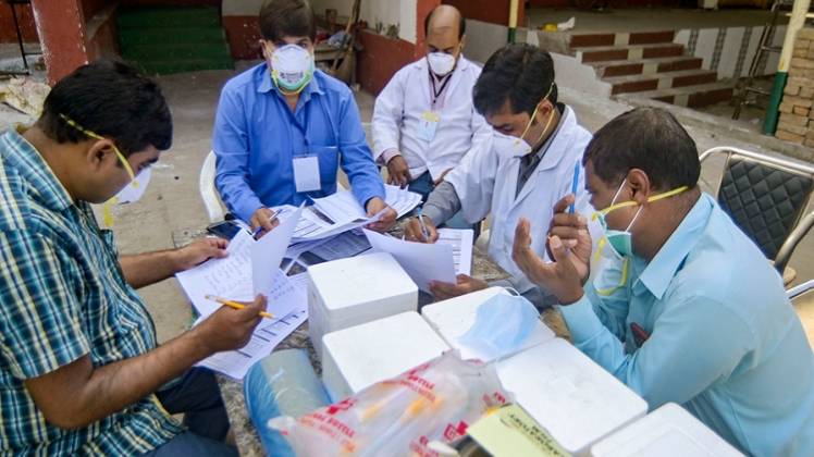 मध्य प्रदेश में लगातार बढ़ रहे कोरोना के मामले (फाइल फोटो-PTI)