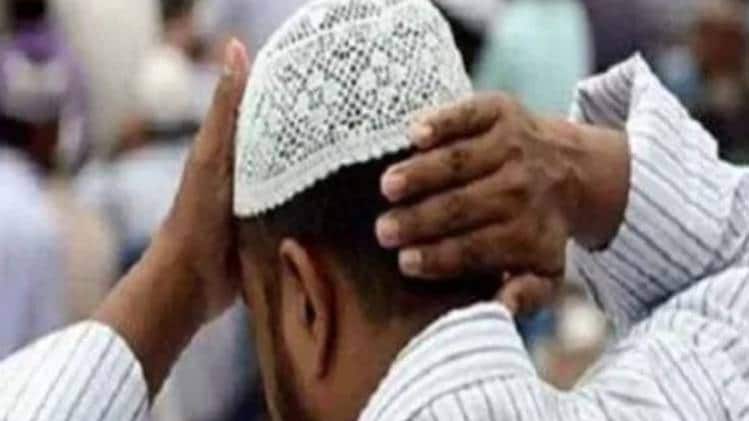 लॉकडाउन के दौरान जुमे की नमाज पढ़ने की कोशिश (फाइल फोटो)