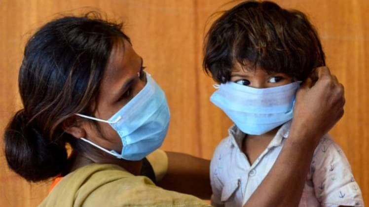 कोरोना के खिलाफ जंगः अब UP, दिल्ली, महाराष्ट्र और कर्नाटक में मास्क पहनना  जरूरी - coronavirus outbreak lockdown mask wearing compulsory public place  uttar pradesh delhi mumbai maharashtra ...