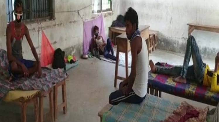 क्वारनटीन सेंटर में मजदूर (फोटो- भास्कर रॉय)