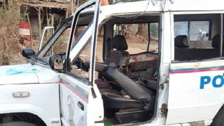 पालघर में दो साधुओं और उनके ड्राइवर की पीट-पीटकर हत्या