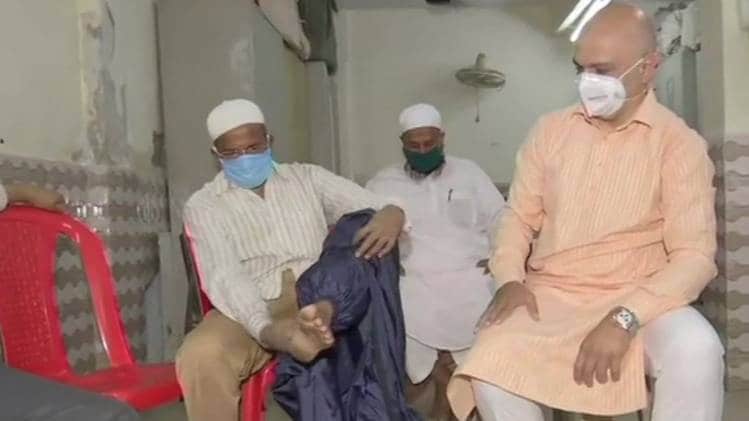 कब्रिस्तान के कर्मचारियों को PPE किट करेंगे दान