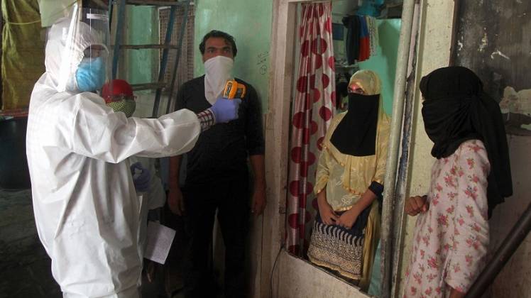 महाराष्ट्र में सबसे ज्यादा है कोरोना वायरस का असर (फोटो: PTI)