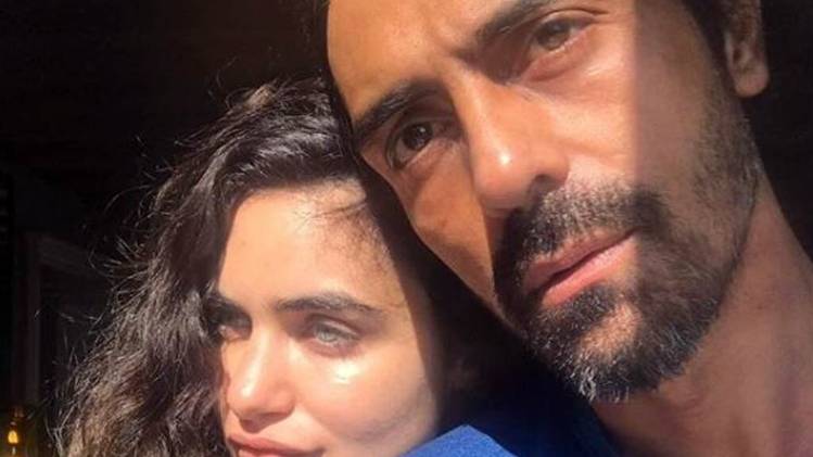 गर्लफ्रेंड संग अर्जुन रामपाल