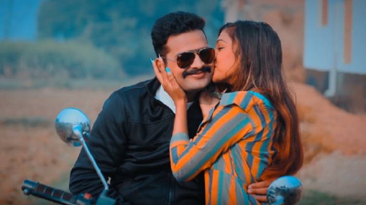 Ritesh Pandey Hello Kaun, 30 Janauri video Song