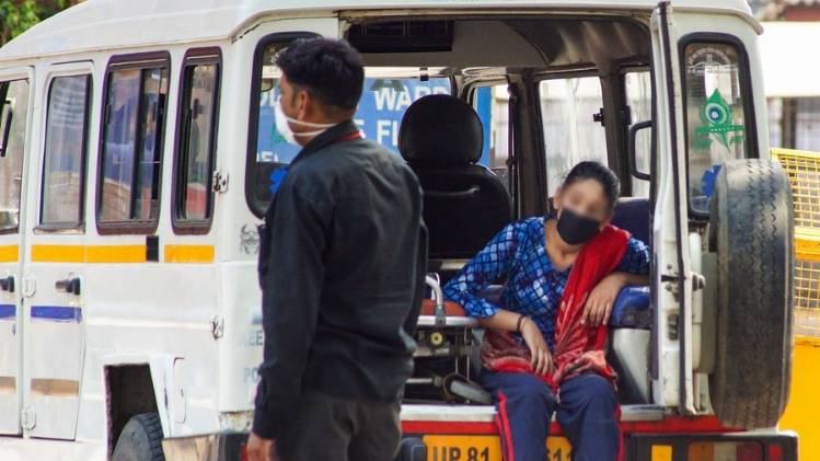 छात्र के परिवार के 19 सदस्य कोरोना पॉजिटिव पाए गए (फाइल फोटो-PTI)