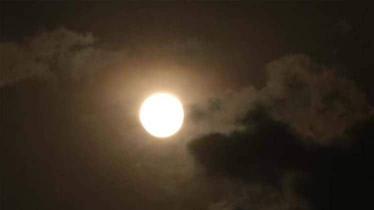 Super Pink Moon April 2020: पिंक सुपर मून (फोटो-ANI)