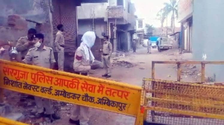 अंबिकापुर में भाइयों की हत्या, शवों को पड़ोसी ने घर में गड्ढा खोदकर दफनाया (Photo Aajtak)