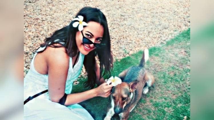 सोनाक्षी सिन्हा सोर्स इंस्टाग्राम